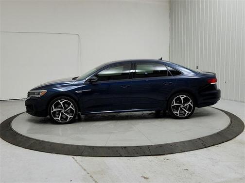 2022 Volkswagen Passat 2.0T R-Line