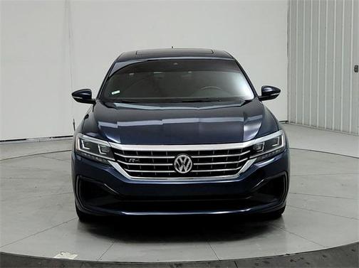2022 Volkswagen Passat 2.0T R-Line