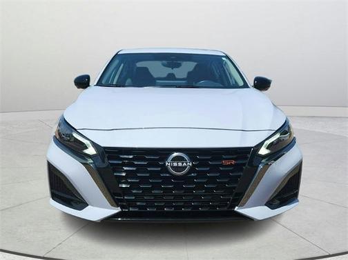 2024 Nissan Altima 2.0 SR