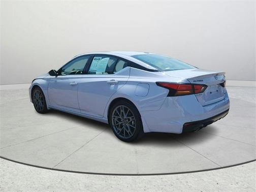 2024 Nissan Altima 2.0 SR