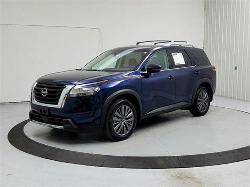2024 Nissan Pathfinder SL