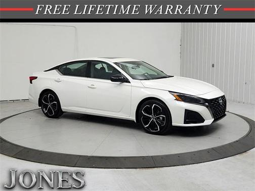 2025 Nissan Altima SR