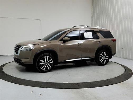 2024 Nissan Pathfinder Platinum