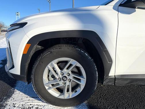Serenity White Pearl 2025 Hyundai TUCSON SE