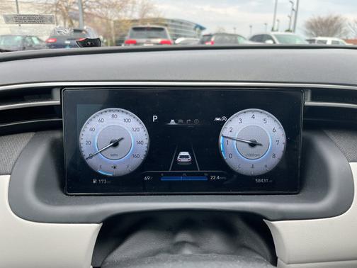White 2024 Hyundai TUCSON Limited