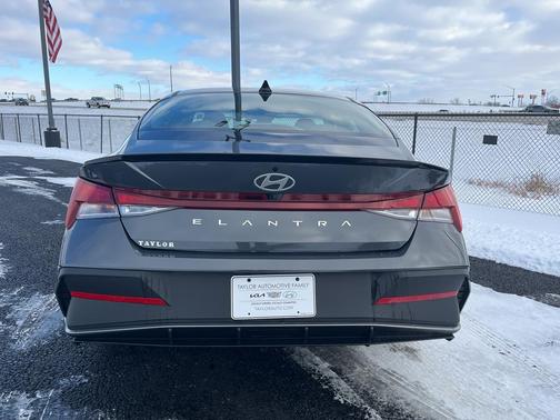 Ecotronic Gray 2025 Hyundai ELANTRA Sport