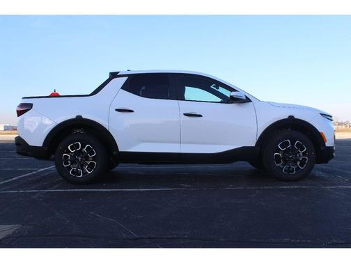 Atlas White 2024 Hyundai SANTA CRUZ SEL