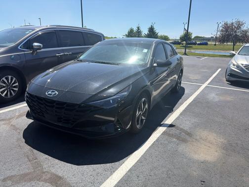 Black 2023 Hyundai ELANTRA SEL