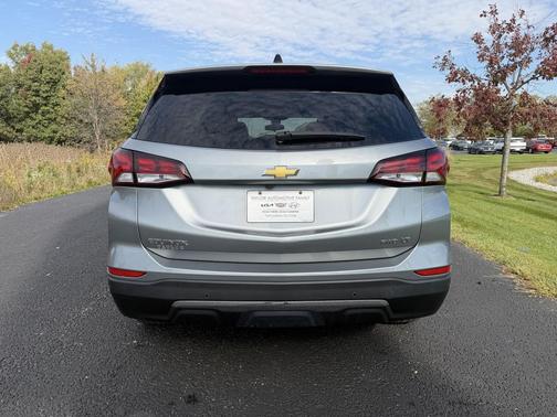 Sterling Gray Metallic 2024 Chevrolet Equinox 1LT