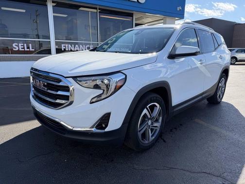 White 2021 GMC Terrain SLT
