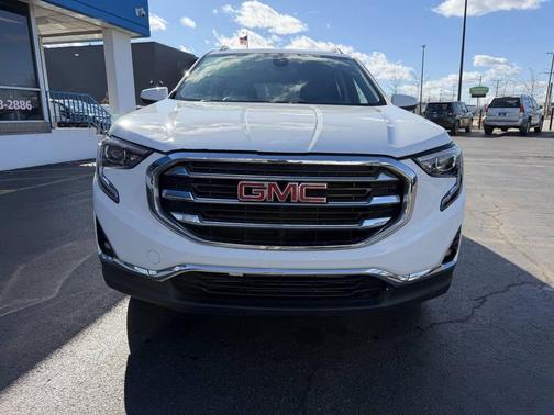 White 2021 GMC Terrain SLT