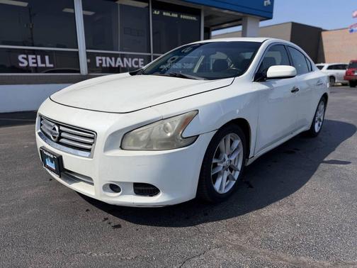 Pearl White 2014 Nissan Maxima S