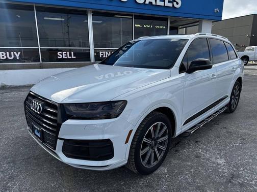 White 2017 Audi Q7 3.0T Premium