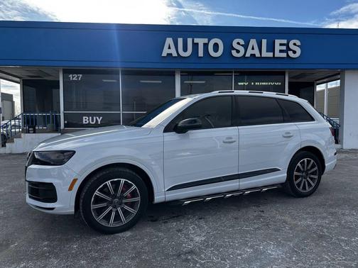 White 2017 Audi Q7 3.0T Premium