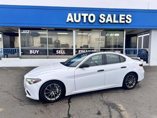 2018 Alfa Romeo Giulia Sport