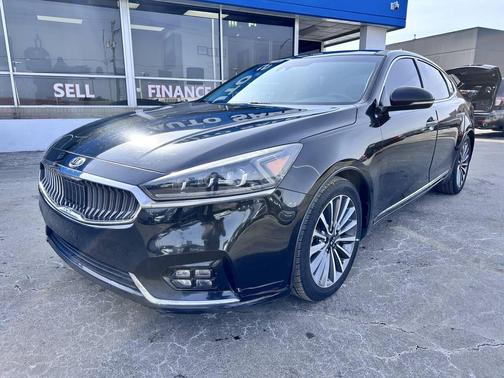2017 Kia Cadenza Technology