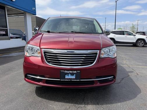 2015 Chrysler Town & Country Touring-L