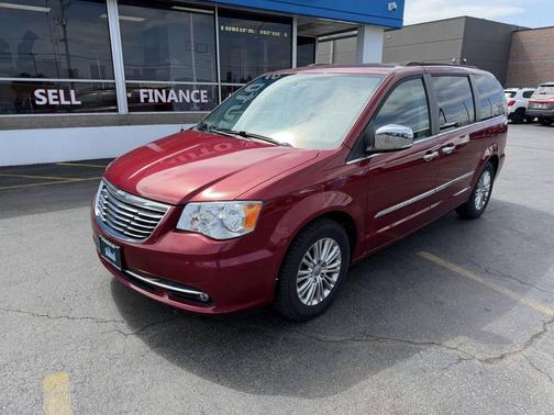 2015 Chrysler Town & Country Touring-L