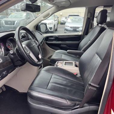 2015 Chrysler Town & Country Touring-L
