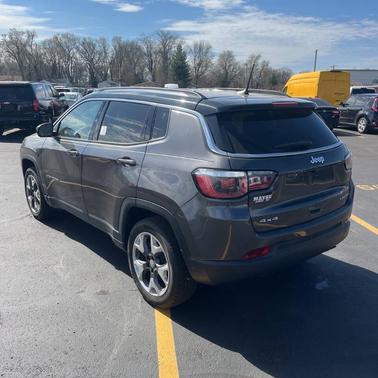 Granite Crystal Metallic Clearcoat 2019 Jeep Compass Limited