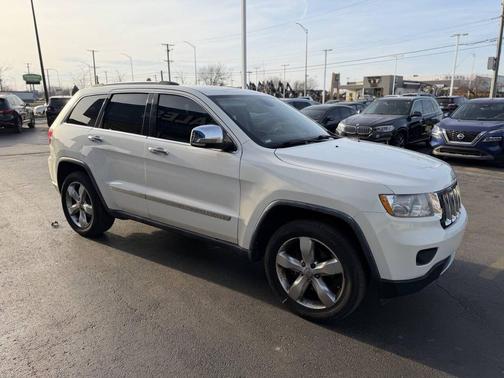 Stone White Clearcoat 2011 Jeep Grand Cherokee Overland