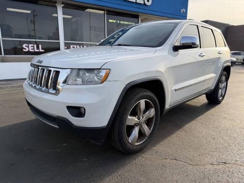 Stone White Clearcoat 2011 Jeep Grand Cherokee Overland