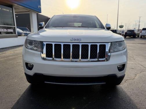 Stone White Clearcoat 2011 Jeep Grand Cherokee Overland