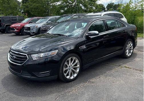 Shadow Black 2018 Ford Taurus Limited