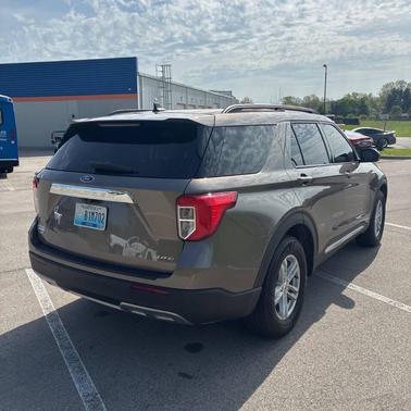 Stone Gray Metallic 2021 Ford Explorer XLT