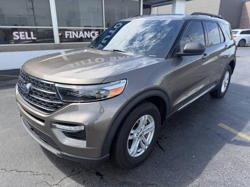 Stone Gray Metallic 2021 Ford Explorer XLT