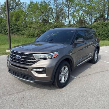 Stone Gray Metallic 2021 Ford Explorer XLT