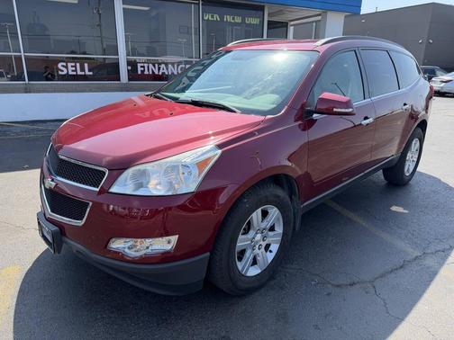 Red Jewel Tintcoat 2011 Chevrolet Traverse 2LT