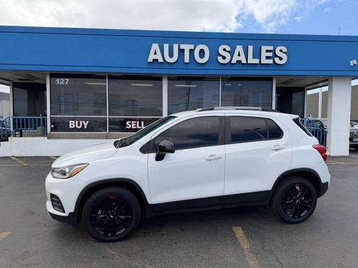 Summit White 2020 Chevrolet Trax LT