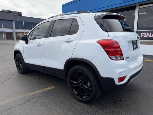 Summit White 2020 Chevrolet Trax LT
