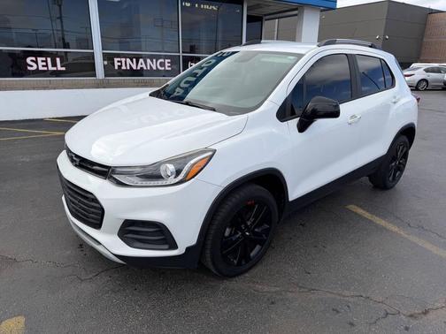 Summit White 2020 Chevrolet Trax LT
