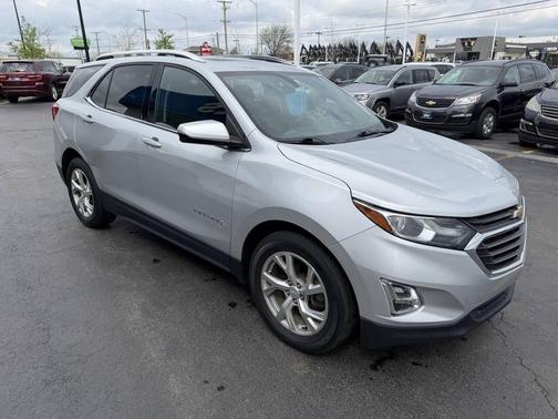 Silver Ice Metallic 2019 Chevrolet Equinox 1LT