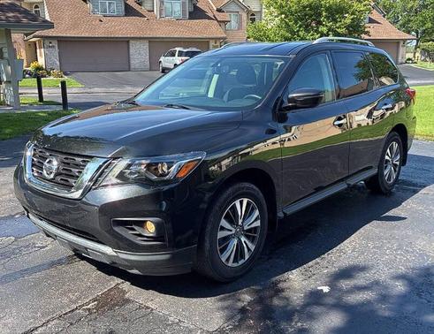 Magnetic Black Pearl 2020 Nissan Pathfinder SV 4WD