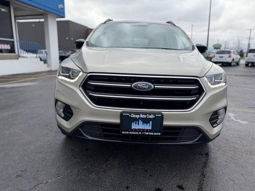 Magnetic Metallic 2017 Ford Escape SE