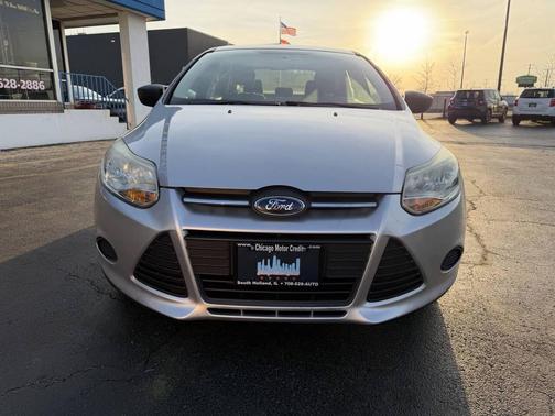 Ingot Silver Metallic 2014 Ford Focus S