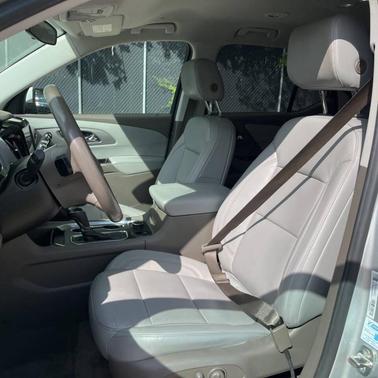 Silver Ice Metallic 2020 Chevrolet Traverse LT Leather