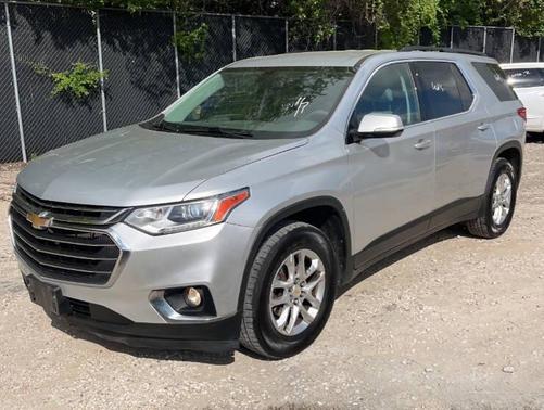 Silver Ice Metallic 2020 Chevrolet Traverse LT Leather