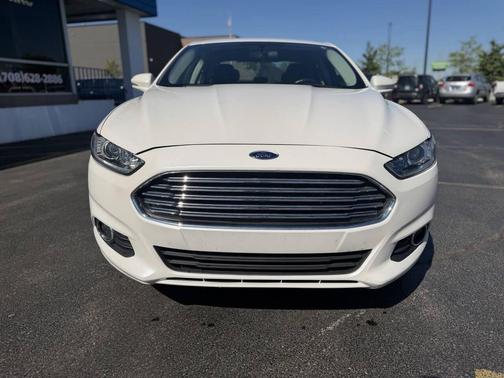 White Platinum Tri-Coat Metallic 2014 Ford Fusion SE