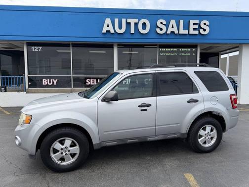 Ingot Silver Metallic 2012 Ford Escape XLT