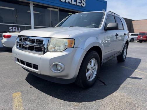Ingot Silver Metallic 2012 Ford Escape XLT