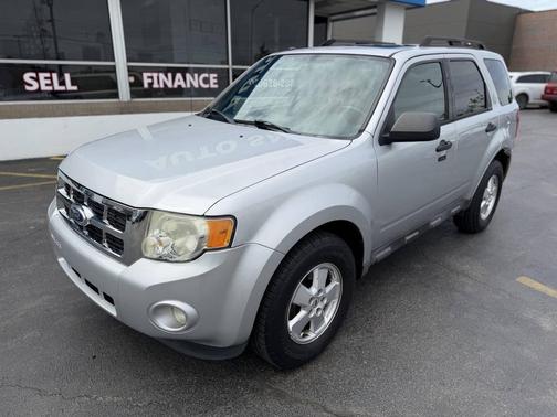 Ingot Silver Metallic 2012 Ford Escape XLT