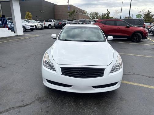2009 INFINITI G37x Base