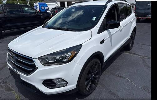 White 2019 Ford Escape SE
