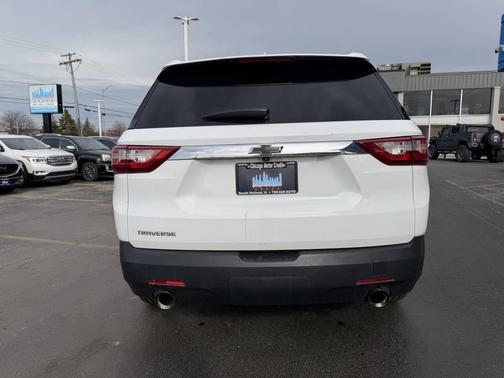 Summit White 2020 Chevrolet Traverse LS