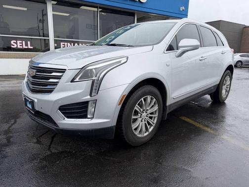 Radiant Silver Metallic 2018 Cadillac XT5 Luxury