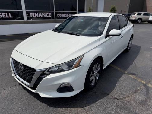 White 2019 Nissan Altima 2.5 S